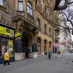 Cozy Dream In The Heart Of Budapest